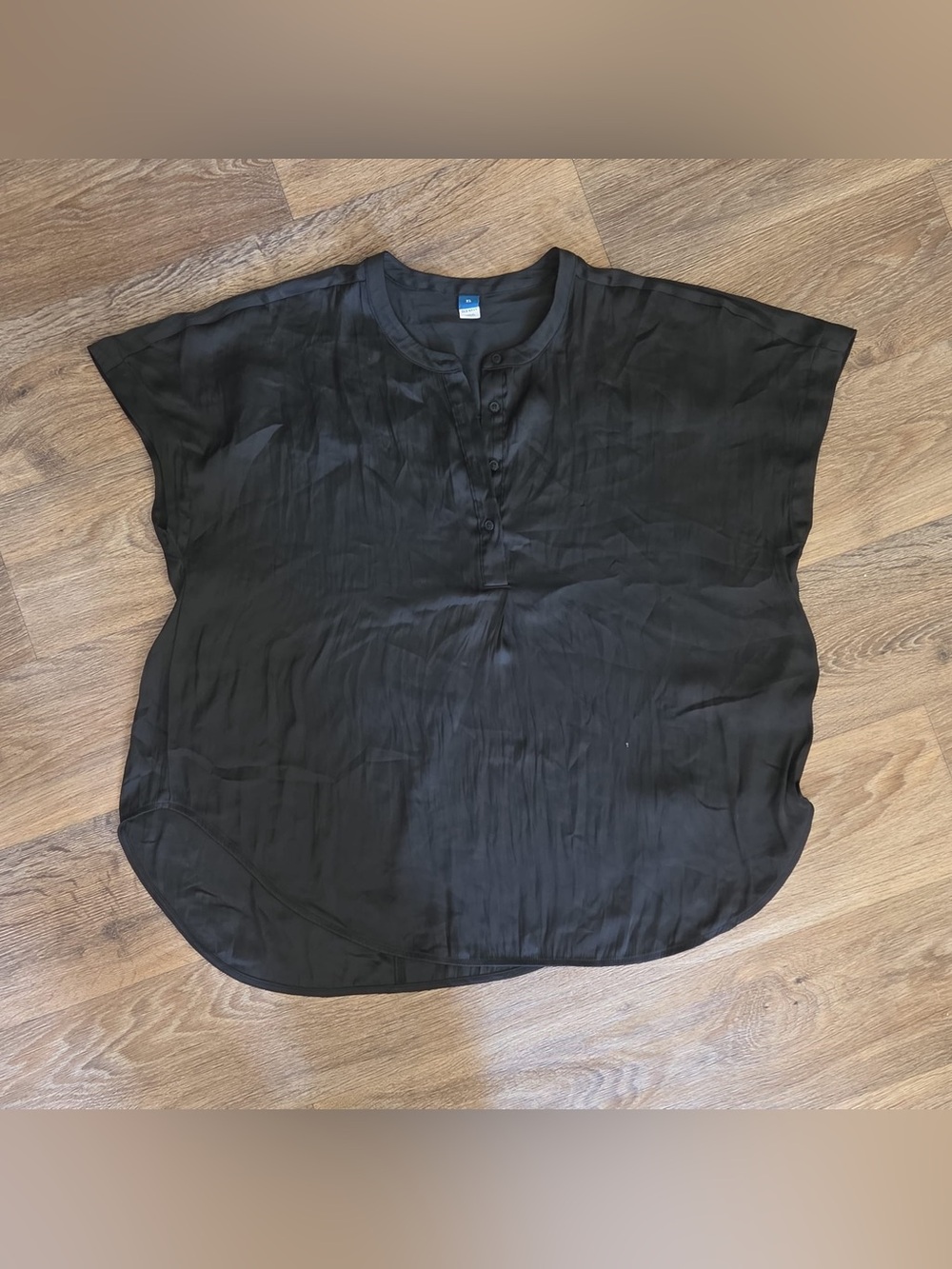 Old Navy Black Button Henley Short Sleeve Top